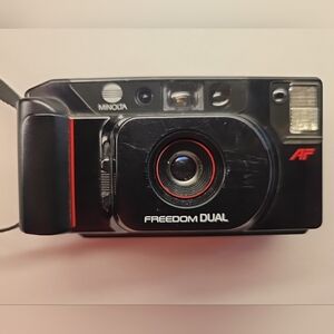 VINTAGE Minolta Freedom Dual 60 AF 35MM Point & Shoot Film Camera W/ Strap
